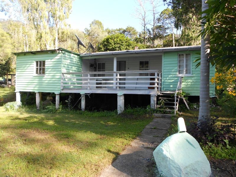 7 Edward Street, Somerset Dam QLD 4312