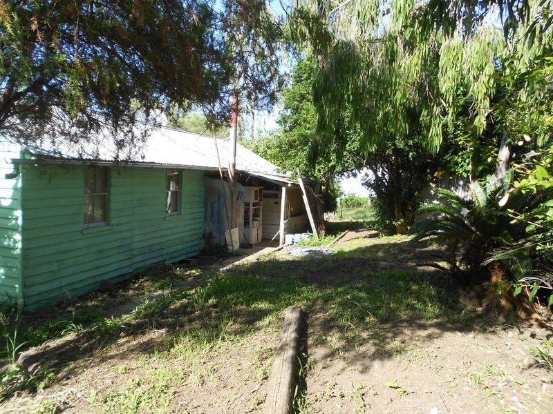7 Edward Street, Somerset Dam QLD 4312