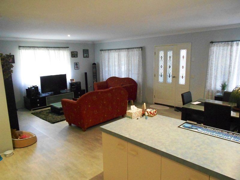 28 King Street, Somerset Dam QLD 4312