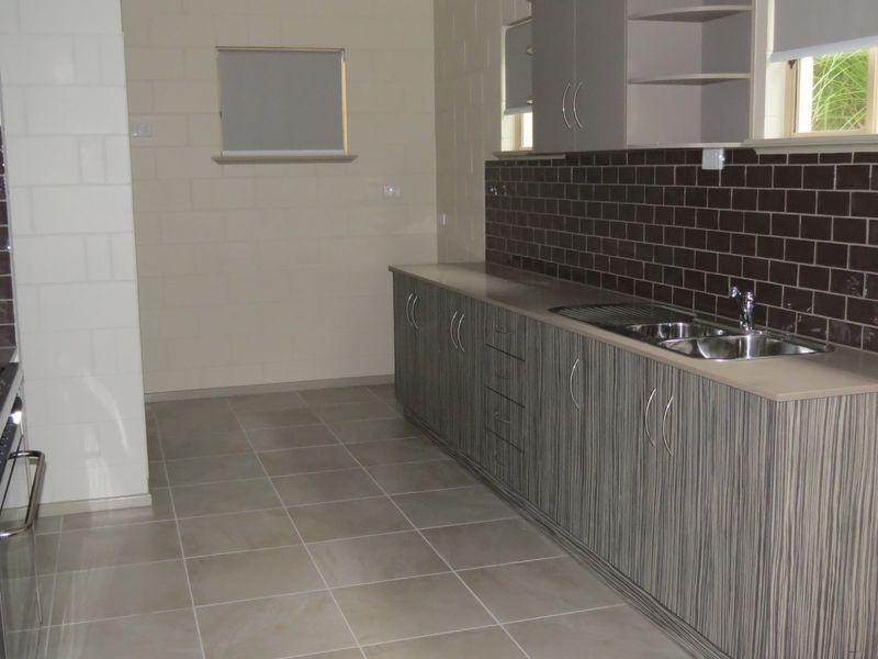 13 Hill Street, Esk QLD 4312