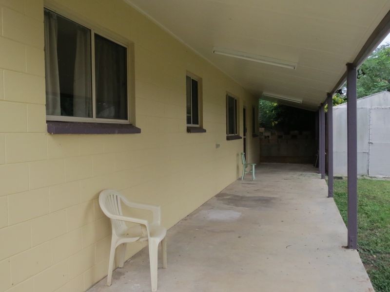 13 Hill Street, Esk QLD 4312