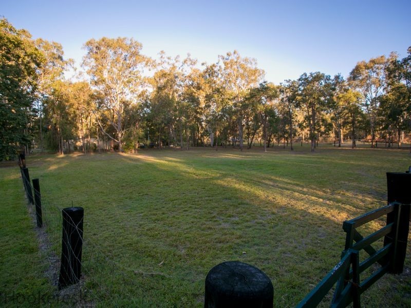 48 Elm Street, Esk QLD 4312