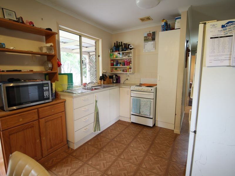 36 Middle Street, Esk QLD 4312