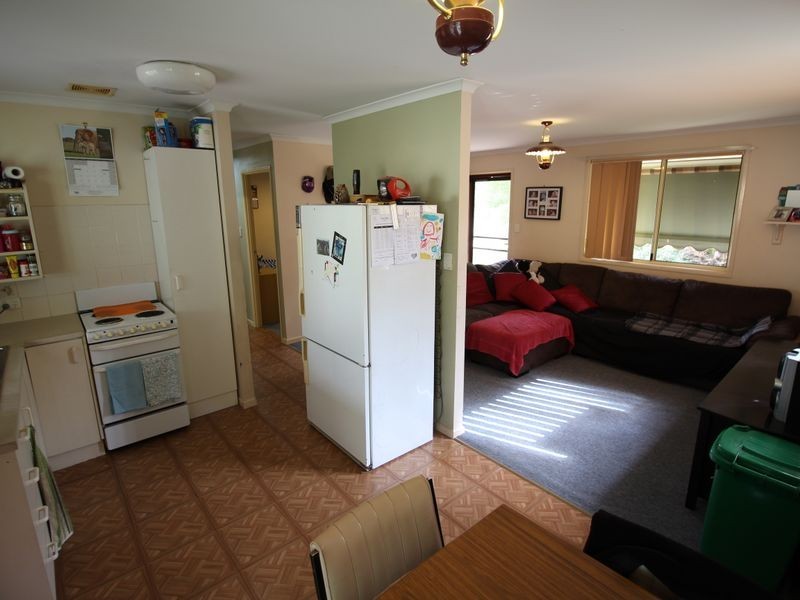 36 Middle Street, Esk QLD 4312