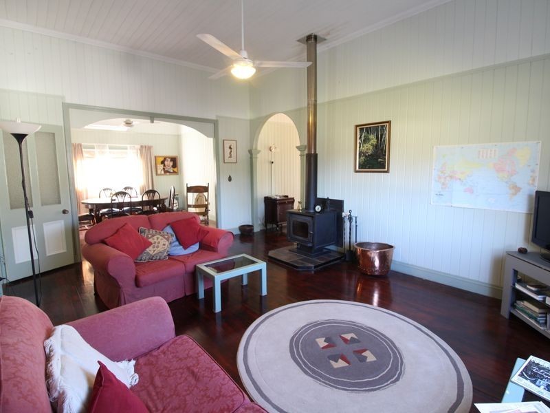 32 Elizabeth Street, Esk QLD 4312