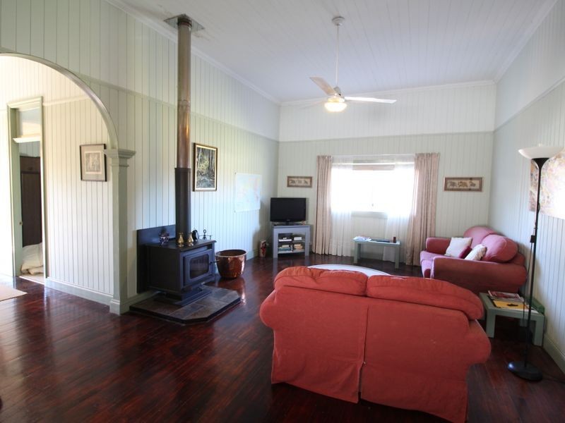 32 Elizabeth Street, Esk QLD 4312
