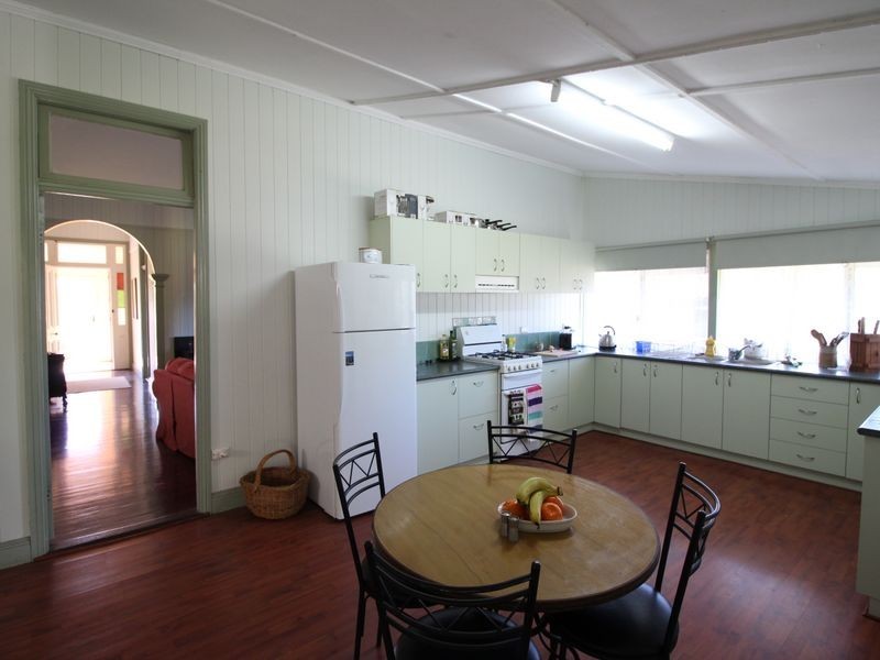 32 Elizabeth Street, Esk QLD 4312