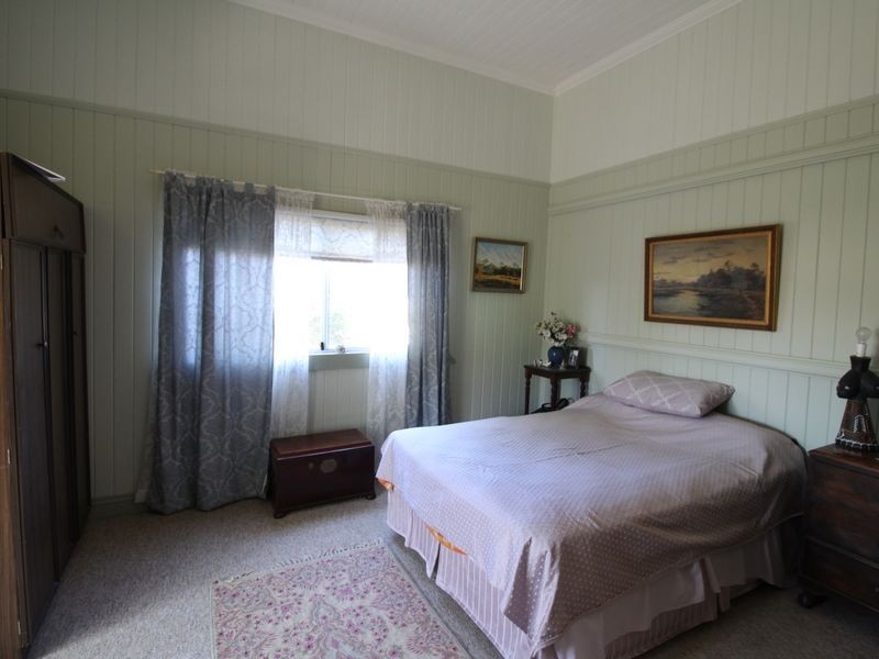 32 Elizabeth Street, Esk QLD 4312