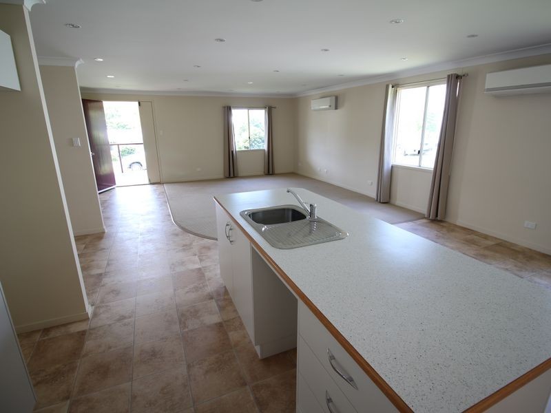 27 Down Street, Esk QLD 4312