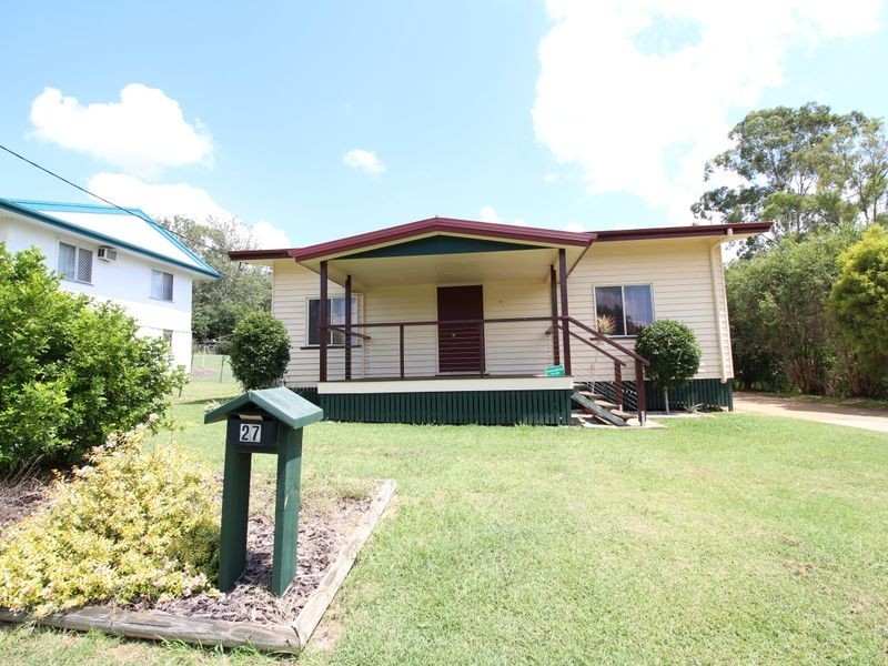 27 Down Street, Esk QLD 4312