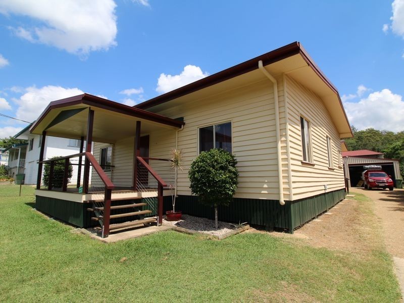 27 Down Street, Esk QLD 4312