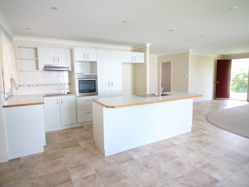 27 Down Street, Esk QLD 4312