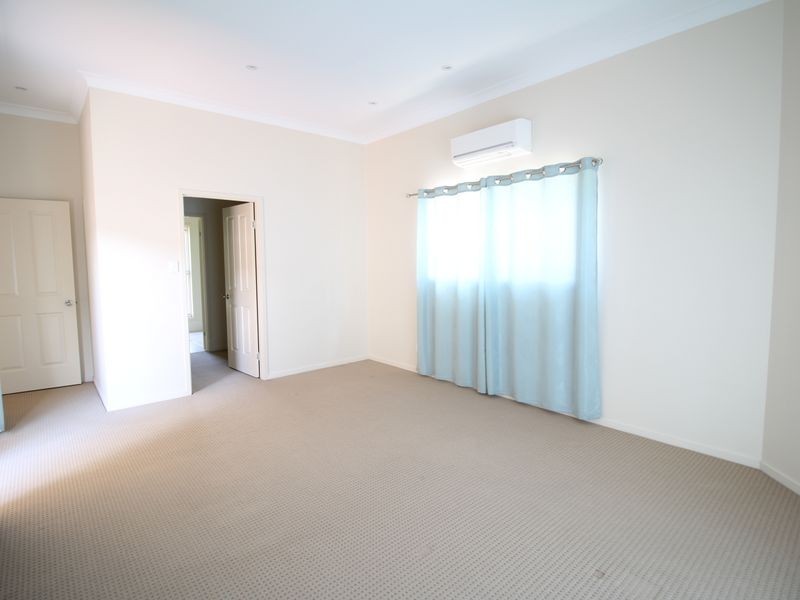 27 Down Street, Esk QLD 4312