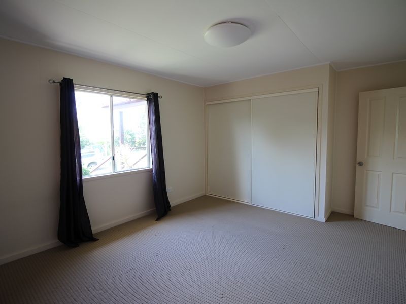 27 Down Street, Esk QLD 4312