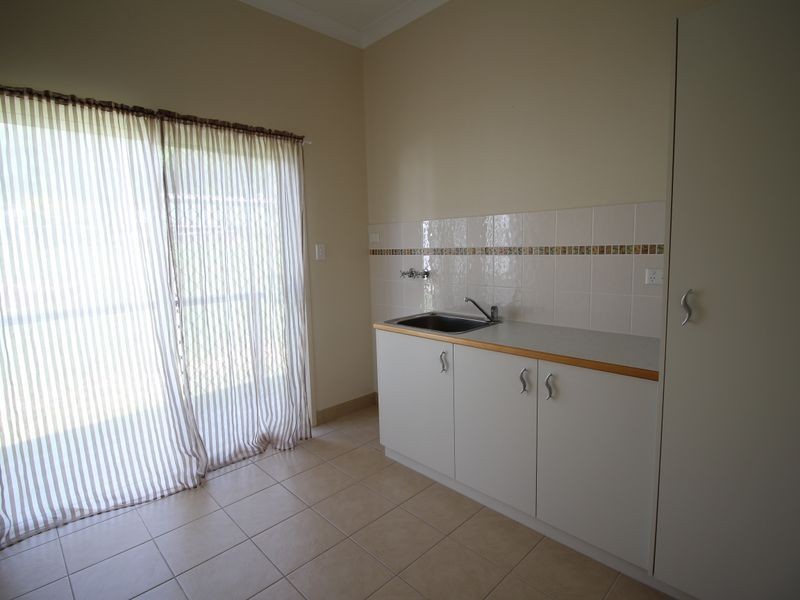 27 Down Street, Esk QLD 4312