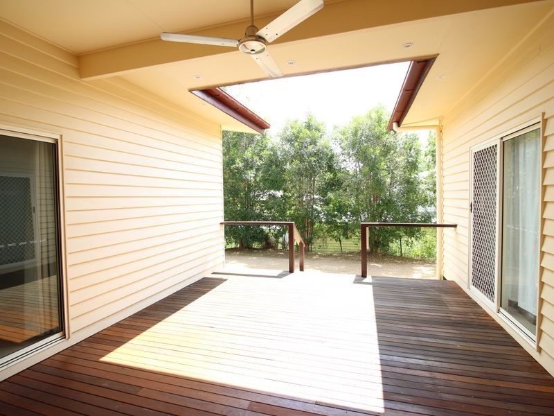 27 Down Street, Esk QLD 4312