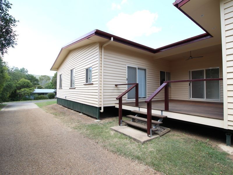 27 Down Street, Esk QLD 4312