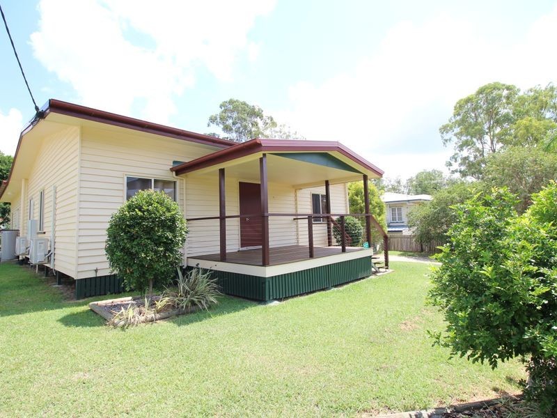 27 Down Street, Esk QLD 4312