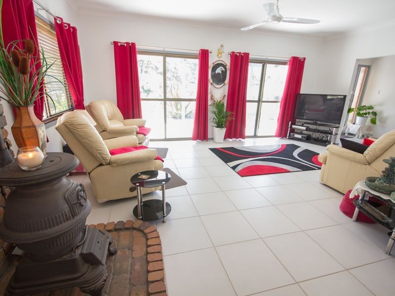 41 East Street, Esk QLD 4312