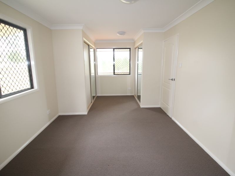 6 Balmoral Court, Mount Hallen QLD 4312