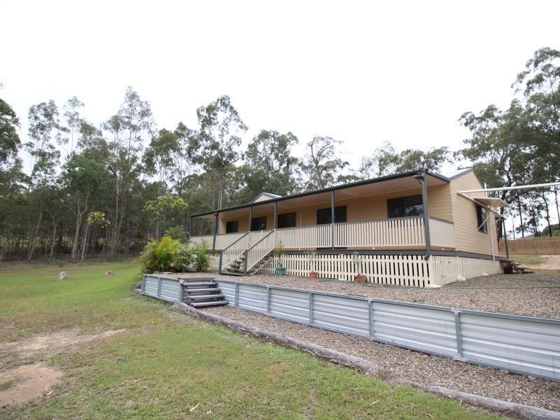 6 Balmoral Court, Mount Hallen QLD 4312