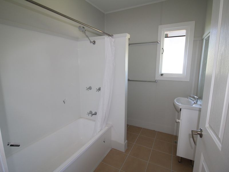 86 Eskdale Road, Toogoolawah QLD 4313