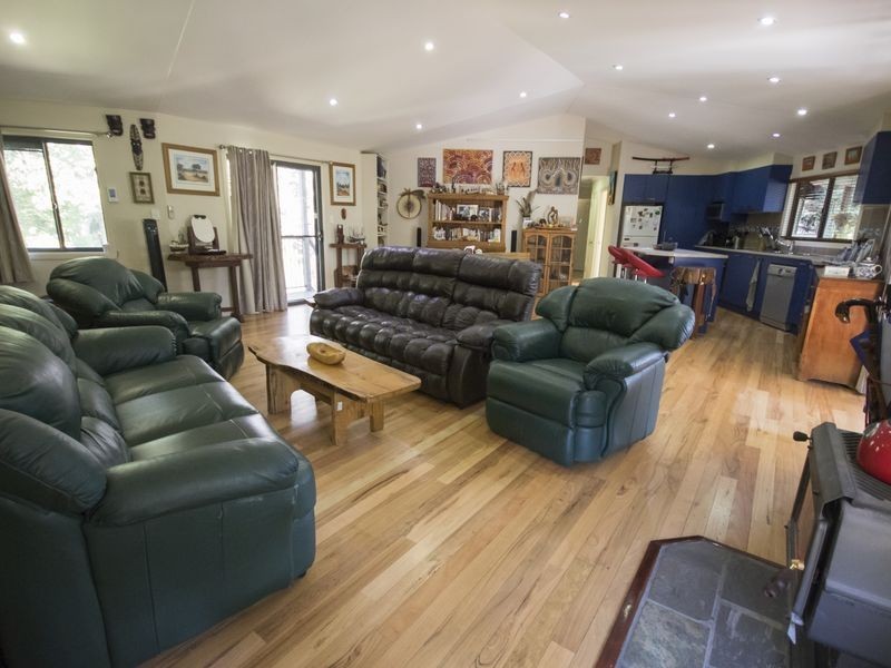 19 Middle Street, Esk QLD 4312