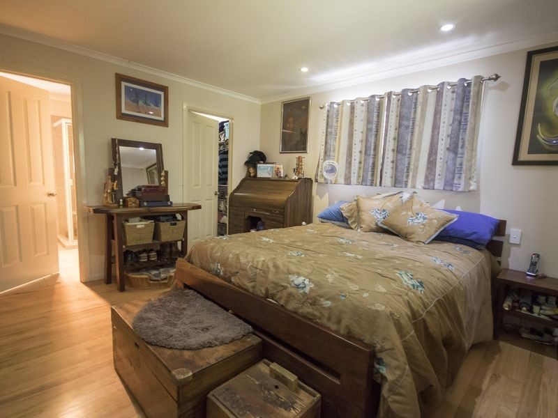 19 Middle Street, Esk QLD 4312