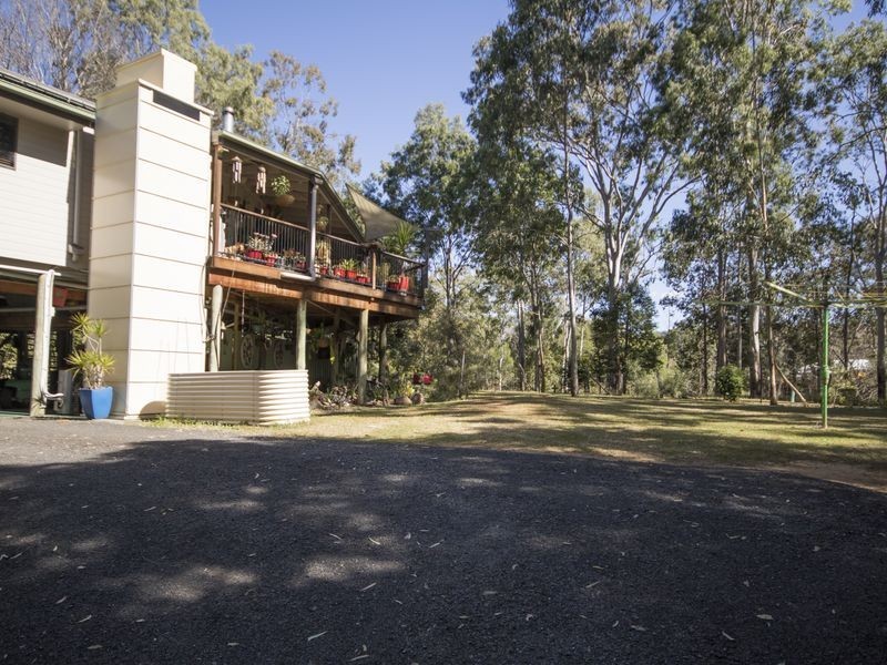 19 Middle Street, Esk QLD 4312