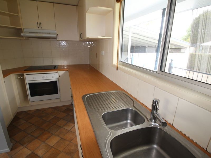 24 Russell Street, Esk QLD 4312