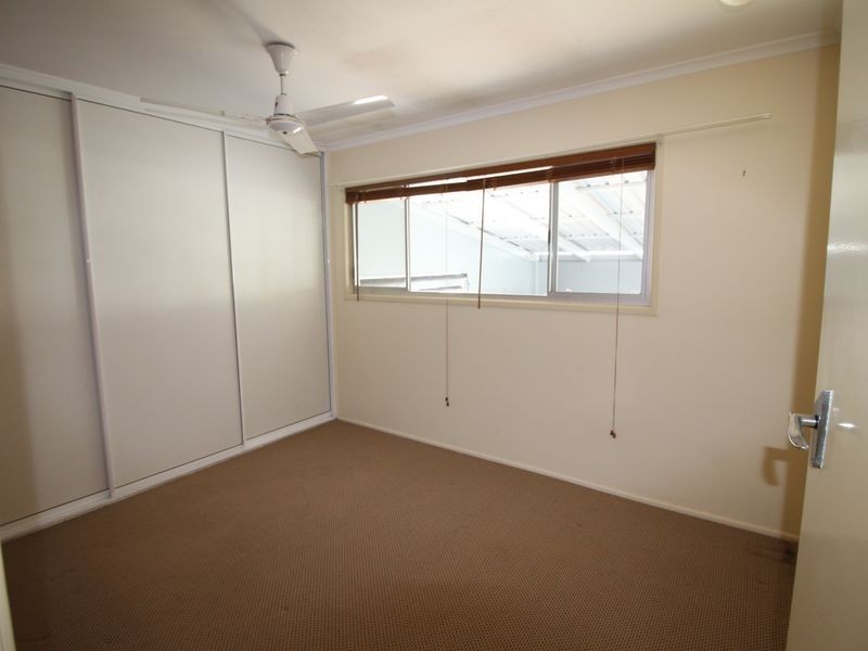 24 Russell Street, Esk QLD 4312