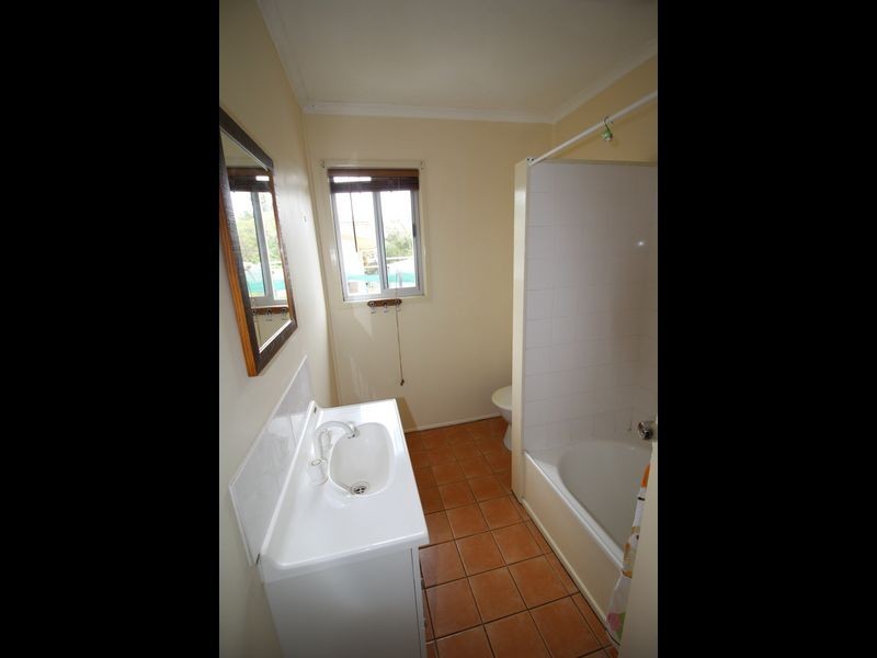 24 Russell Street, Esk QLD 4312
