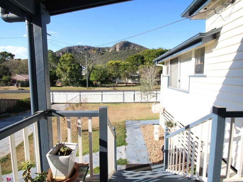 26 Russell Street, Esk QLD 4312