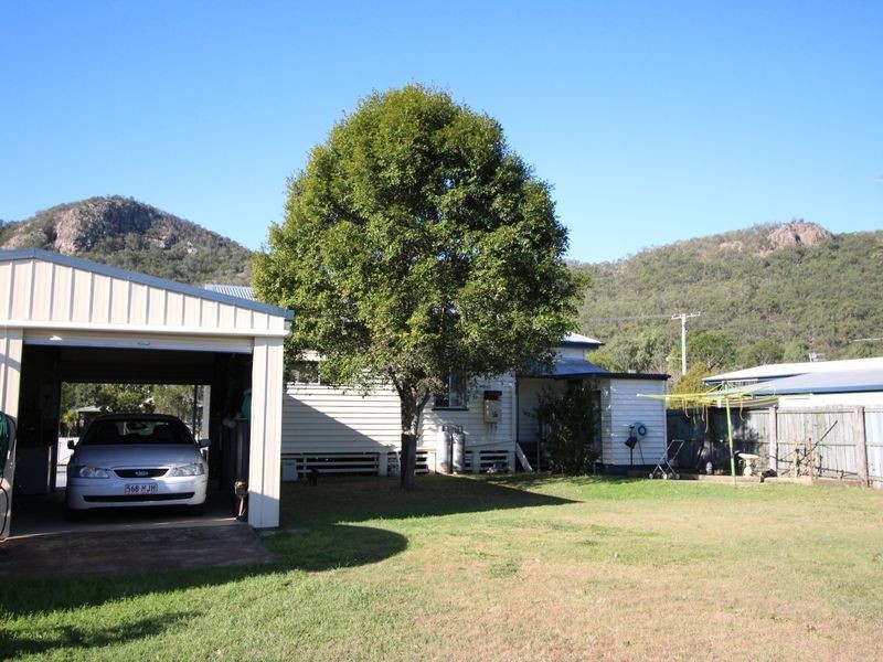 26 Russell Street, Esk QLD 4312