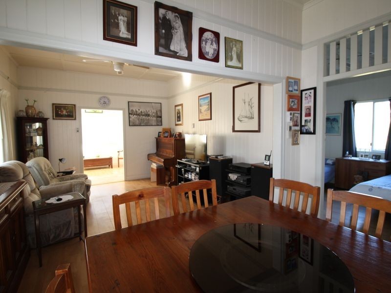 26 Russell Street, Esk QLD 4312