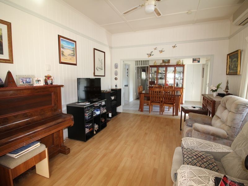 26 Russell Street, Esk QLD 4312