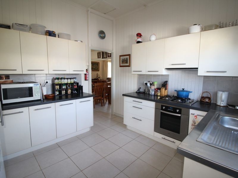 26 Russell Street, Esk QLD 4312