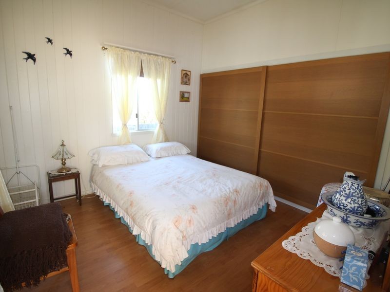 26 Russell Street, Esk QLD 4312