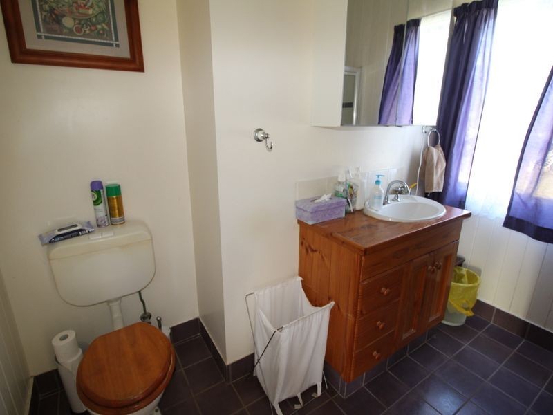 26 Russell Street, Esk QLD 4312