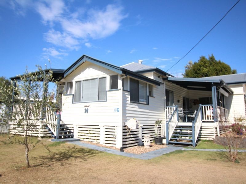 26 Russell Street, Esk QLD 4312