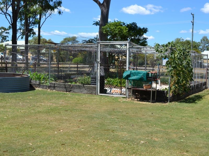 17 Mary Street, Toogoolawah QLD 4313