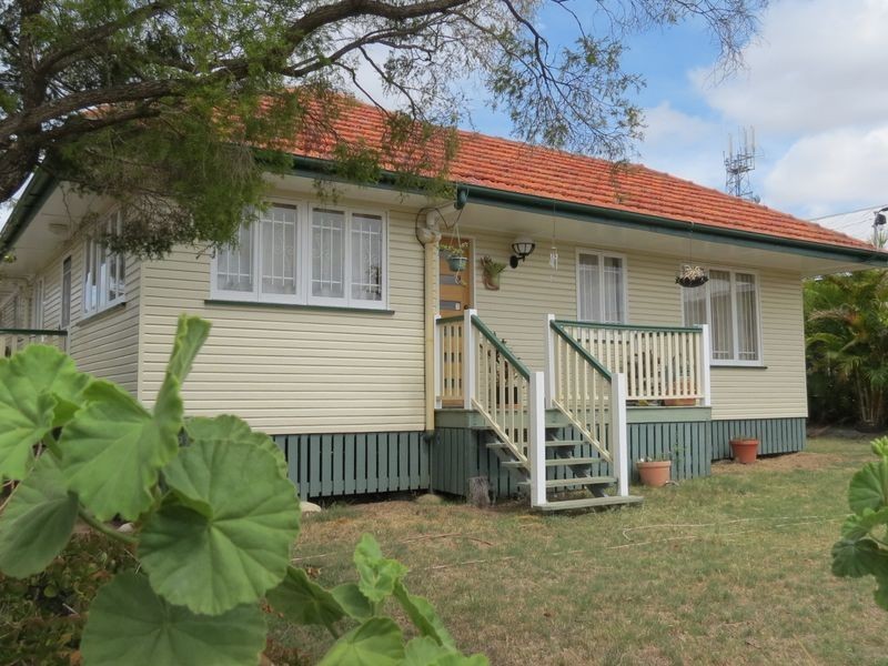 35 Cairnscroft Street, Toogoolawah QLD 4313