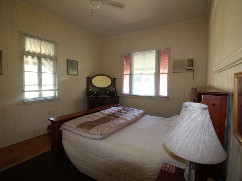 24 Barbour Street, Esk QLD 4312