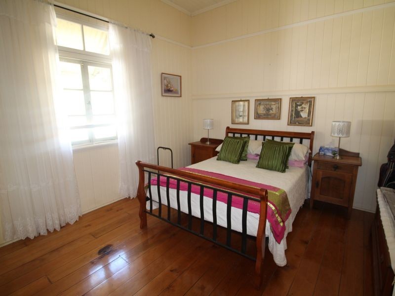 24 Barbour Street, Esk QLD 4312