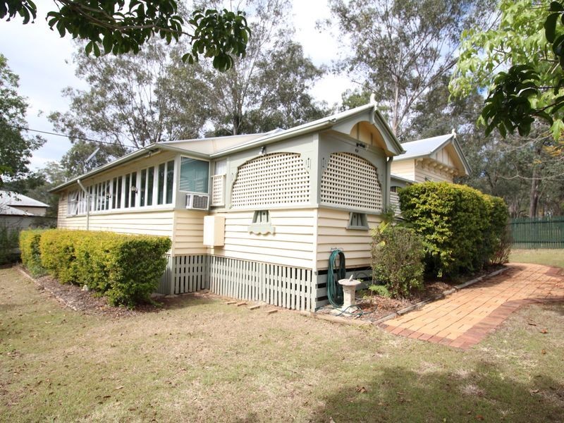 24 Barbour Street, Esk QLD 4312