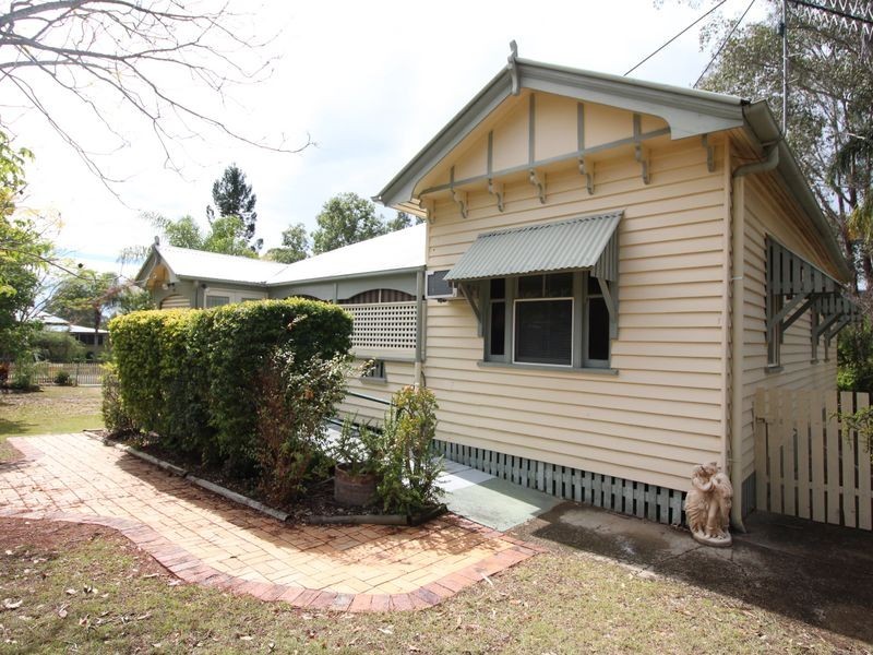 24 Barbour Street, Esk QLD 4312