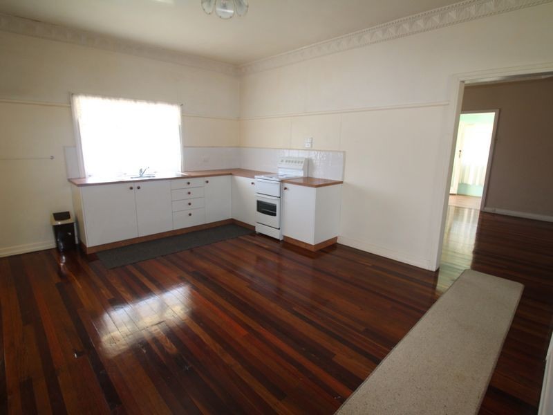 1 Pryde Street, Esk QLD 4312