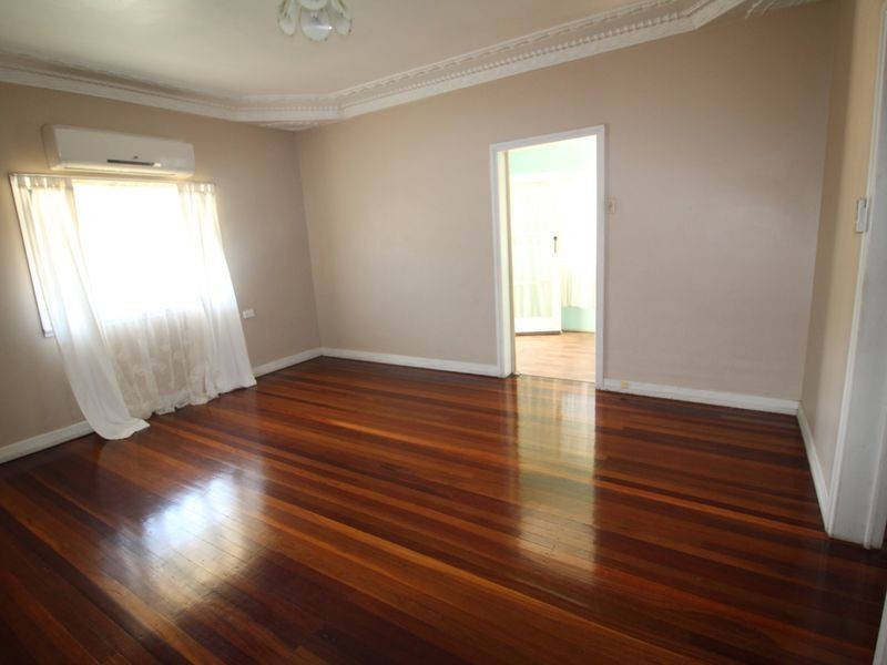 1 Pryde Street, Esk QLD 4312