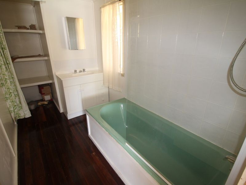 1 Pryde Street, Esk QLD 4312