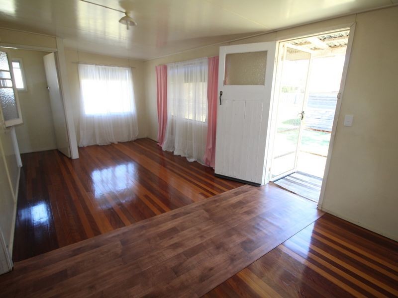 1 Pryde Street, Esk QLD 4312